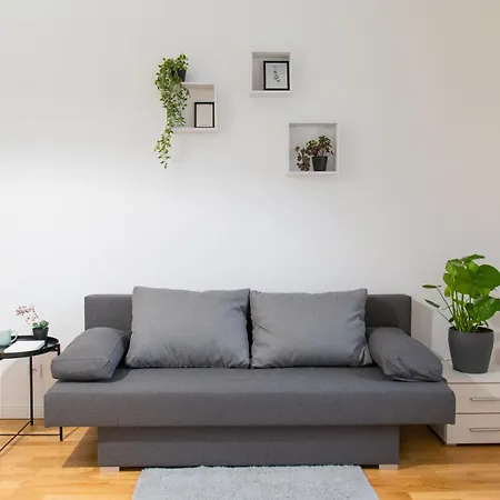 Cozy Retreat By Wenceslas Square 아파트